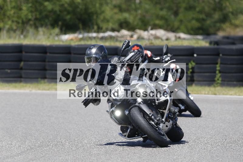 /Archiv-2025/48 25.08.2025 Cornu Master School ADR/blau-bleu/117